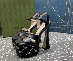 Sandália Gucci Interlocking G Studs Preta Italiana