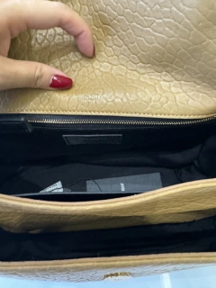 Bolsa YSL Niki Caramelo Couro Texturizado Italiana