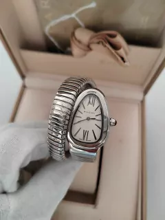 Relógio Bulgari Serpenti Prata com Fundo Branco Italiana - comprar online