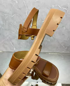 Sandália Papete Celine Clea Triomphe Caramelo Italiana - loja online