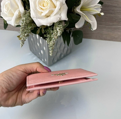 Carteira Prada de Couro Saffiano Rosa Pequena Italiana na internet
