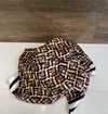 Lenço Fendi Monogram Marrom e Branco Italiana