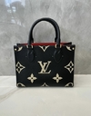Bolsa Louis Vuitton Onthego PM Preta Italiana