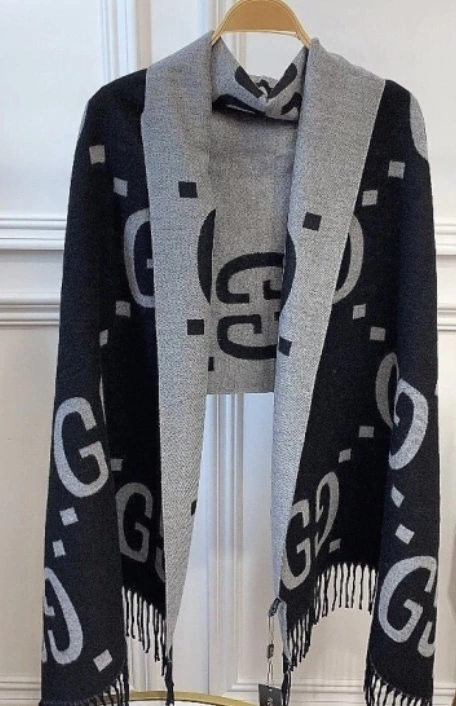 Echaerpe Gucci Dupla Face Preto e Cinza Cashmere Italiana