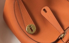 Bolsa Hermès Lindy Laranja Italiana na internet