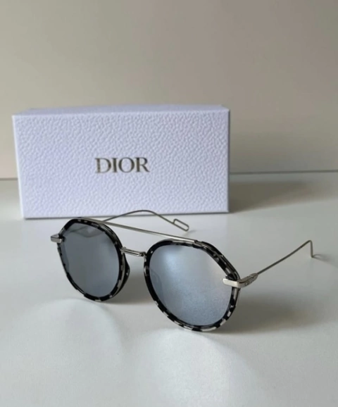 Óculos Dior Cinza e Preto Italiana