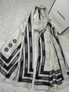 Lenço Chanel Branco e Preto Italiana