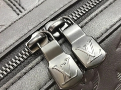 Mochila Louis Vuitton Sprinter Preta Italiana - Romaly Grifes Bolsas