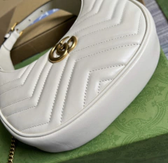 Imagem do Bolsa Gucci GG Marmont Meia Lua Branca Italiana