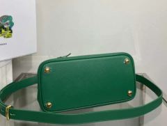 Bolsa Prada Double Mini Verde Italiana na internet