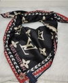 Lenço Louis Vuitton Monogram Giant em Seda Italiana