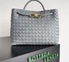 Bolsa Bottega Veneta Andiamo Cinza Claro Média Italiana
