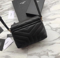Bolsa YSL LouLou Toy Preta/Dourada Italiana na internet