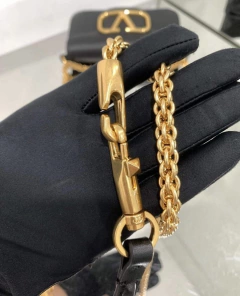 Bolsa VLTN Locò Pequena Preta Italiana