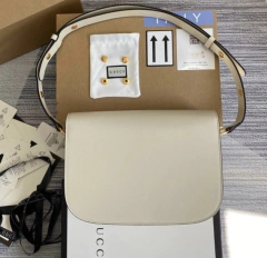 Bolsa Gucci Horsebit 1955 Pequena Transversal Branca Italiana - comprar online