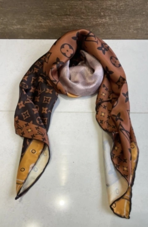 Lenço Louis Vuitton Monogram Italiana