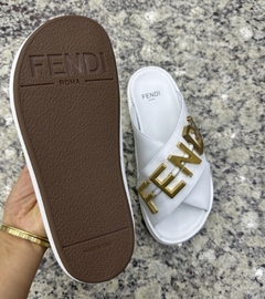 Sandália Fendigraphy Branca Italiana na internet