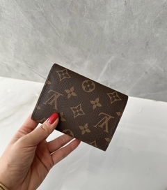 Carteira Louis Vuitton Victorine Monogram Bordô Italiana - loja online
