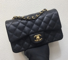 Bolsa Chanel 2.55 Clássica Mini Caviar Preta com Dourado Italiana
