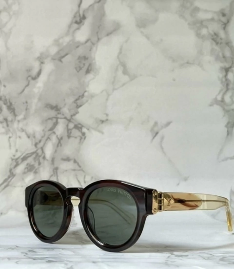 Óculos Louis Vuitton Redondo Marrom e Dourado Italiana