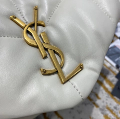 Bolsa YSL Loulou Puffer Média Branca/Dourada Média Italiana