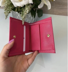 Carteira Prada de Couro Saffiano Pink Pequena Italiana - comprar online