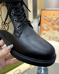 Bota Gucci Double G Bege e Preta Italiana