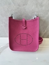 Bolsa Hermès Evelyne 16 Pequena Pink Italiana