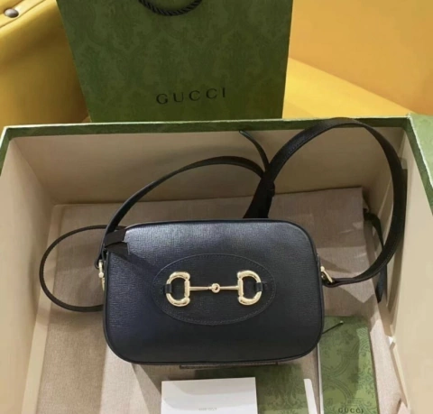 Bolsa Gucci Horsebit Pequena Preta Italiana