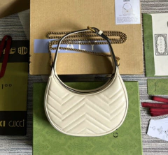 Bolsa Gucci GG Marmont Meia Lua Branca Italiana - comprar online