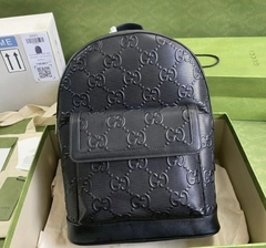 Mochila Gucci Embossed GG Preta Italiana