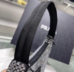 Bolsa Reedition 2000 com Brilho Preta Italiana na internet