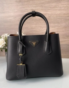 Bolsa Prada Double Preta em Couro Togo Média Italiana