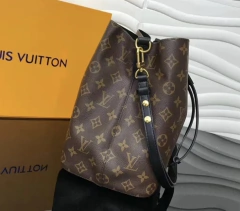 Bolsa Louis Vuitton Neonoé Preta Monogram Italiana - comprar online