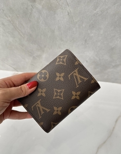 Carteira Louis Vuitton Victorine Monogram Vermelha Italiana - Romaly Grifes Bolsas