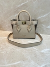 Bolsa Louis Vuitton On My Side PM Italiana