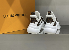 Tênis Louis Vuitton Archlight italiana - Romaly Grifes Bolsas