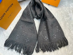 Cachecol Louis Vuitton Cinza Italiana
