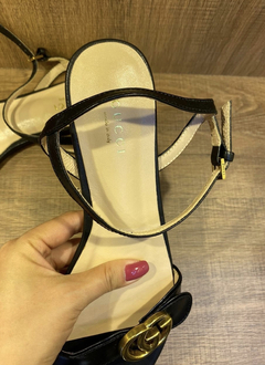 Sandália Rasteira Gucci Couro Preto Double G Italiana - Romaly Grifes Bolsas