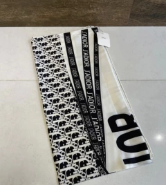 Lenço Dior Preto e Branco Italiana - Romaly Grifes