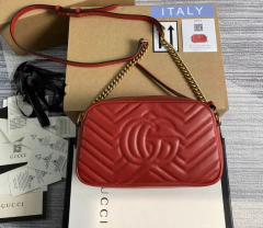 Bolsa Gucci Marmont Pequena Tiracolo Vermelha Italiana - comprar online