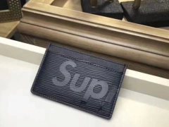 Porta Cartão Louis Vuitton Supreme Italiana na internet