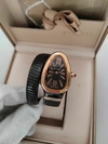Relógio Bulgari Serpenti Preto e Rosé com Fundo Preto Italiana