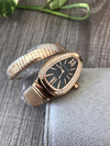 Relógio Bulgari Serpenti Rosé com Fundo Preto e Brilho Italiana