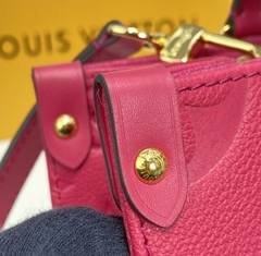 Bolsa Louis Vuitton Onthego PM Pink Italiana - Romaly Grifes Bolsas