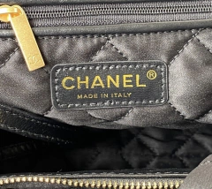 Imagem do Bolsa Chanel 22 Preta com Dourado Média Italiana