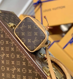 Bolsa Louis Vuitton Noé Nano Italiana na internet