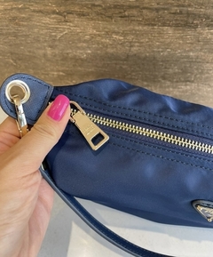 Bolsa Prada em Nylon Azul Italiana na internet