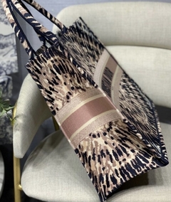 Bolsa Dior Book Tote Bordado Tie & Dior Multicolorido Italiana - Romaly Grifes Bolsas
