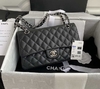 Bolsa Chanel 2.55 Clássica Caviar Preta com Prata Italiana